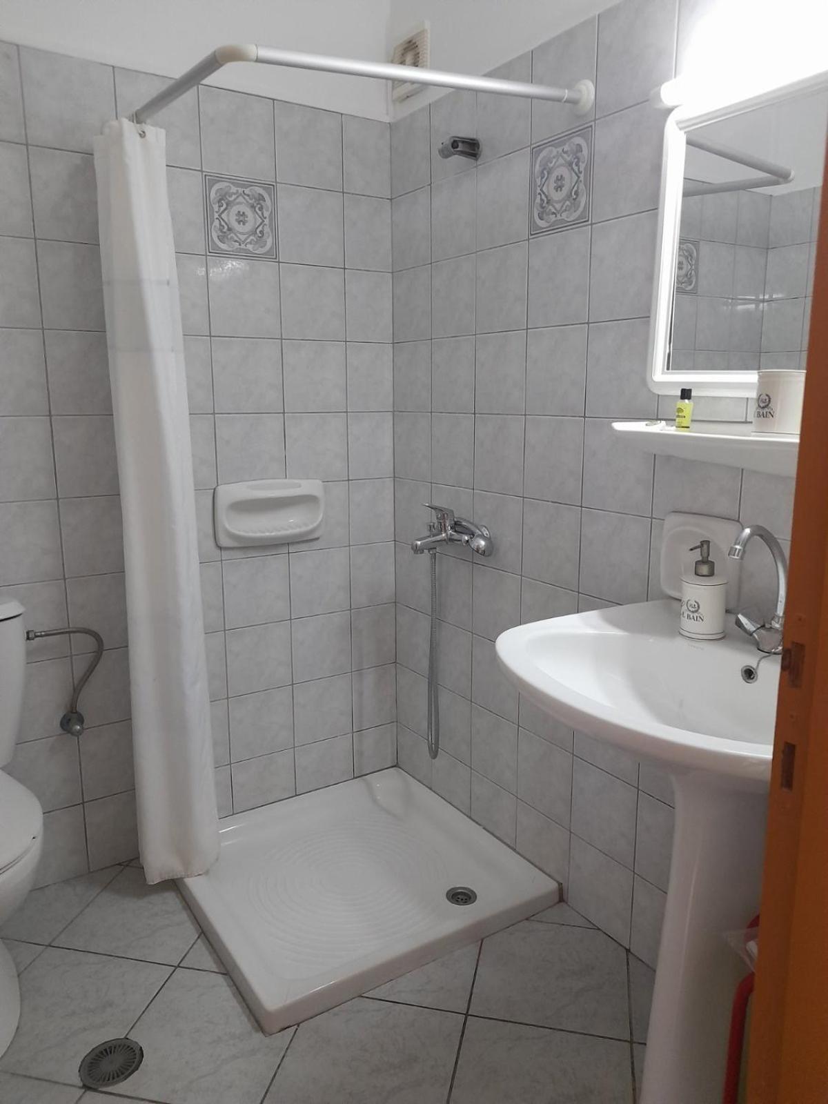 Pagonis Studios Lixouri Bagian luar foto