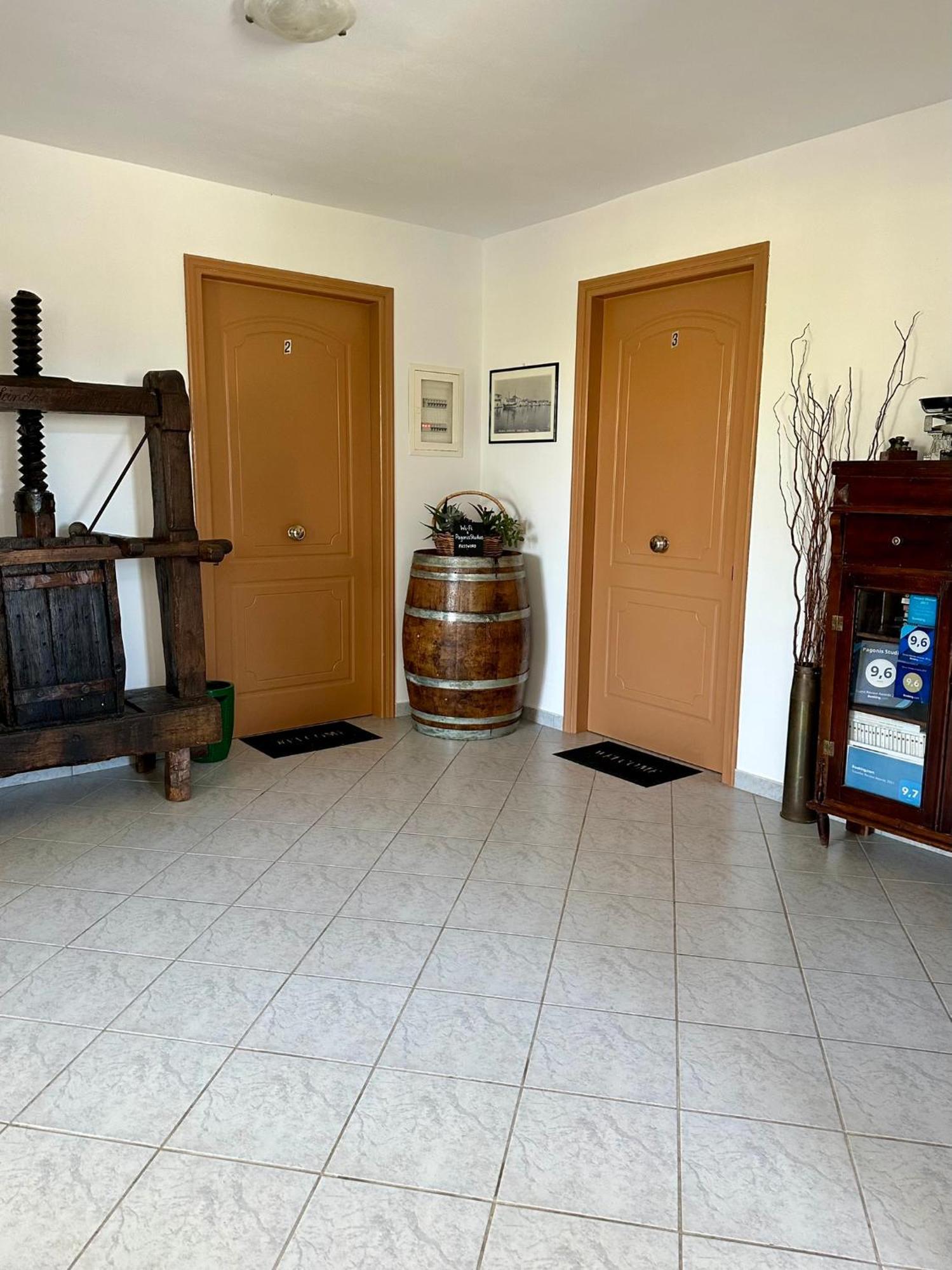 Pagonis Studios Lixouri Bagian luar foto